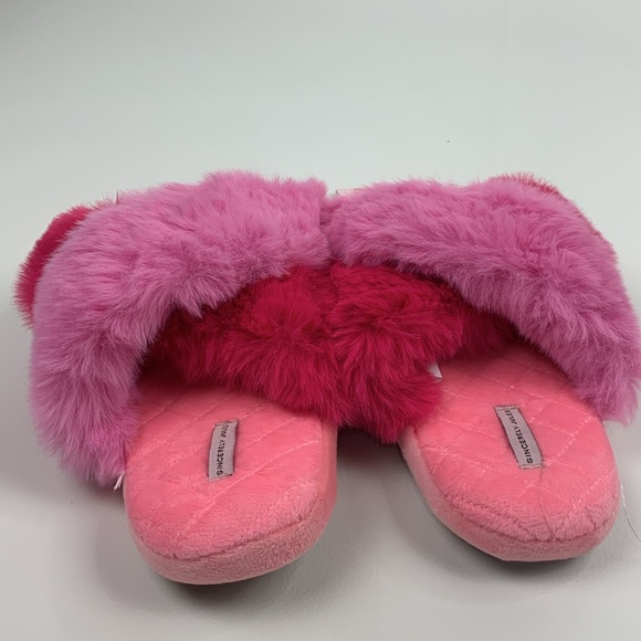Sincerely Jules Pink Fuzzy Slippers Size Medium Cushion Cross over New NWT - Picture 11 of 12